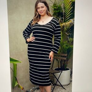 Black White Stripe Knit Maxi Dress Plus Size 3X-runs small, fits like a 2X
